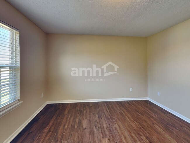 Building Photo - 360 Harts Ford Way