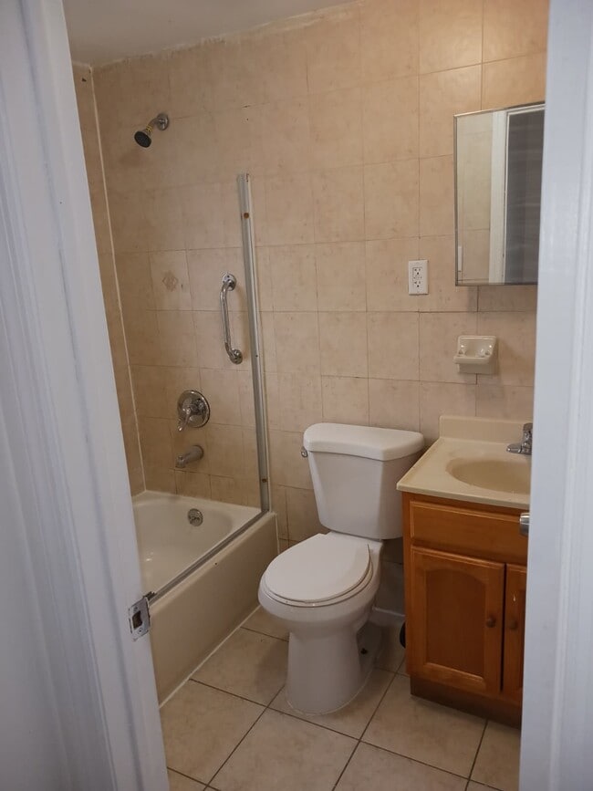 Building Photo - 1349 Franklin Ave