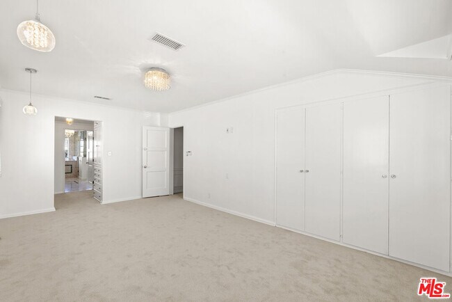 Building Photo - 1204 S Beverwil Dr