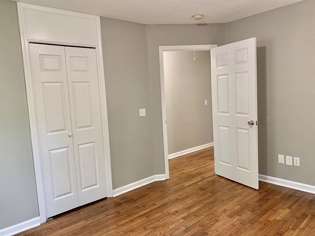 Building Photo - Cozy 2-Bedroom Home with Spacious Yard?Pet...