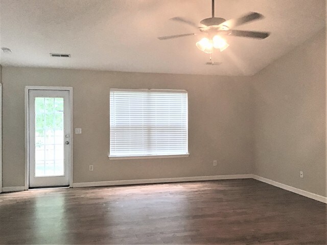 Building Photo - 411 Revis Creek Ct