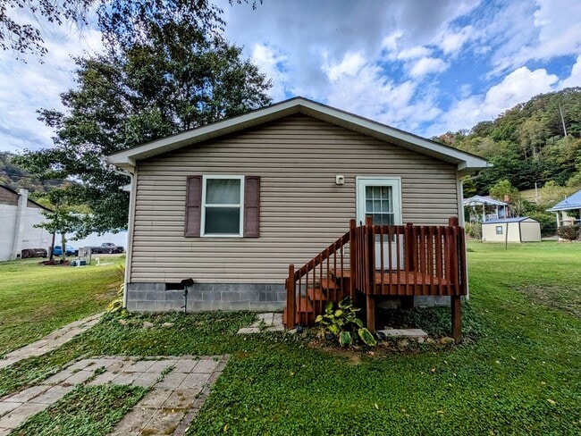 Building Photo - 34 Blackstone Ln