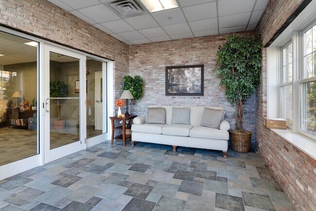 Building Photo - 21 Rockland St