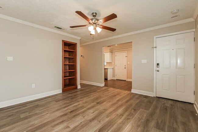 Building Photo - 9311 Mary Ave