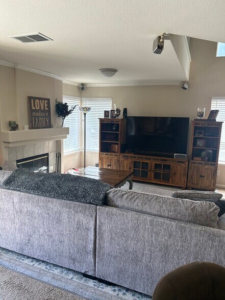 Building Photo - 9336 Lariat Dr