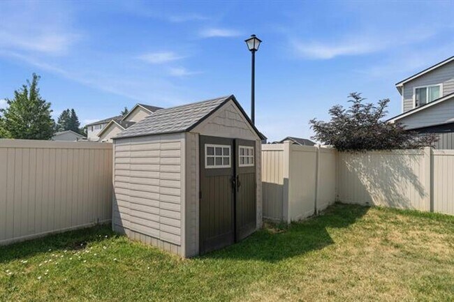 Building Photo - 124 S Glenbrook Ct