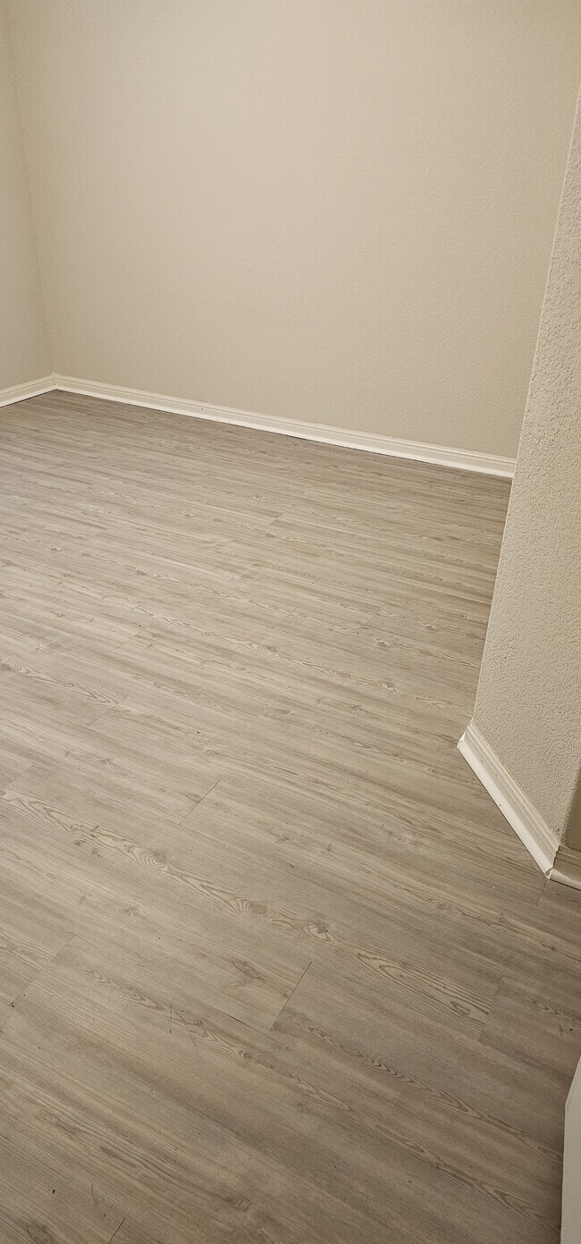 Building Photo - 5501 Bradford Pear Ln