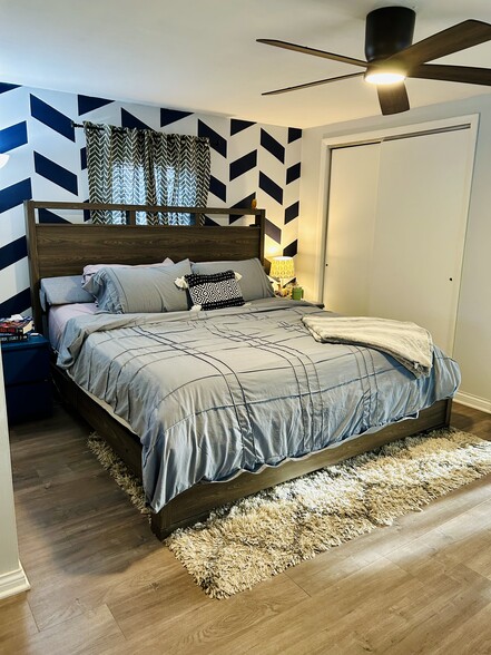 2nd Floor Master Suite - 5855 N Austin Ave