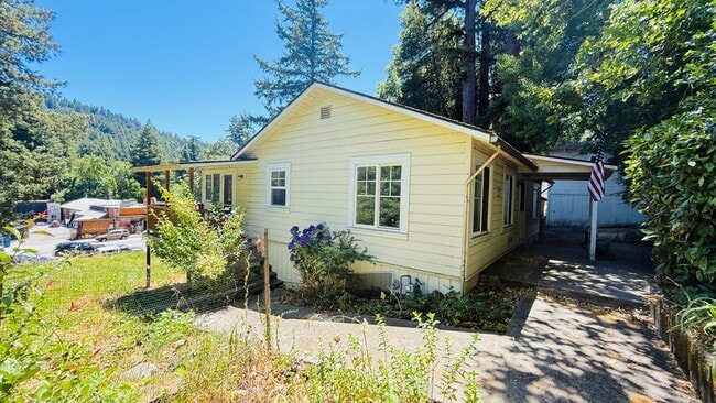 Primary Photo - 13024 Pine St