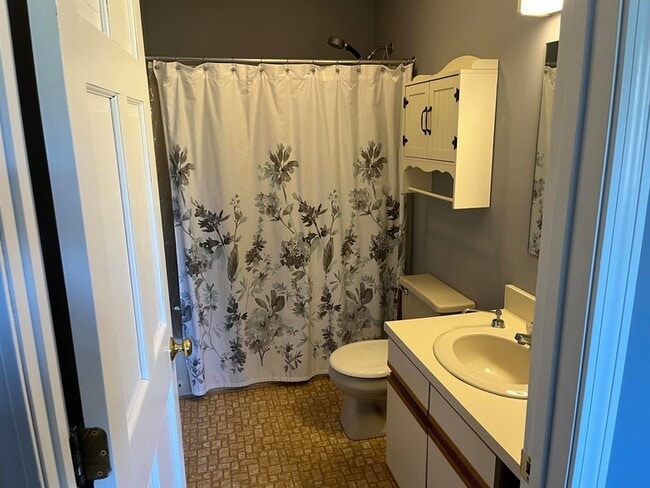 Building Photo - 24 Harmony Ln