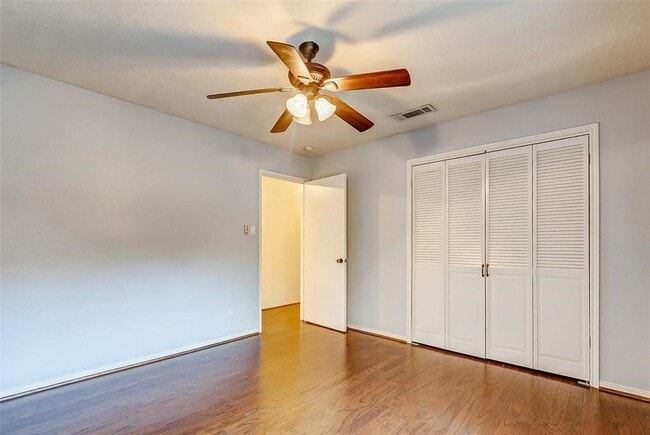 Building Photo - 7350 Kirby Dr