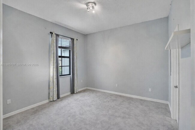 Building Photo - 760 NE 193rd Terrace