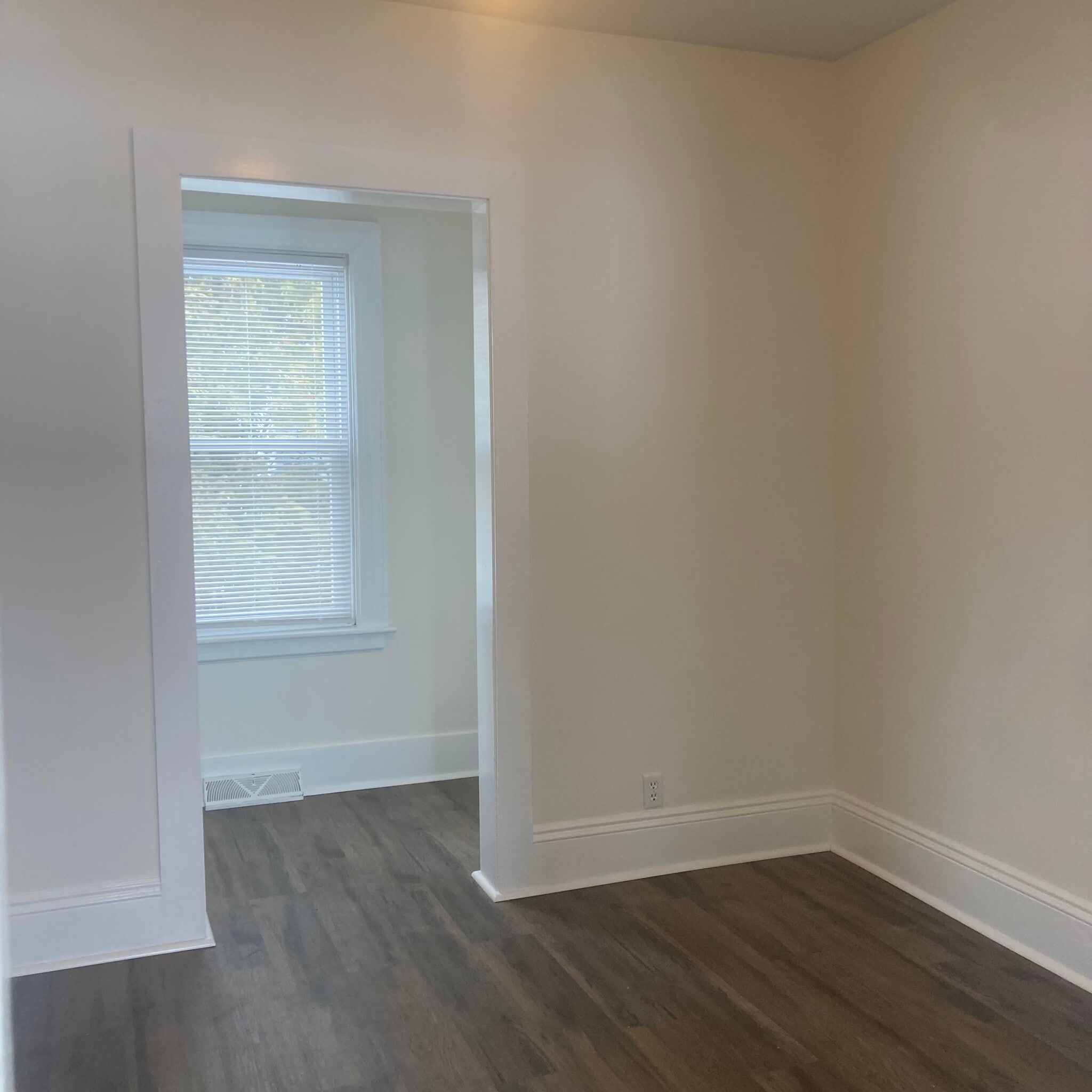 Building Photo - 70 Hedley Ave