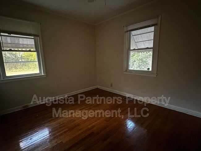 Building Photo - 3219 Alpine Rd