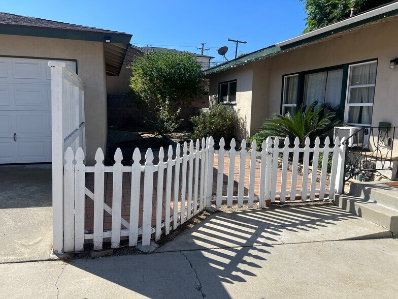Front yard - 18513 Mansel Ave