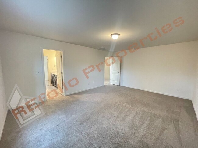 Building Photo - Stylish 4-Bedroom 3 Bathroom Single Home w...