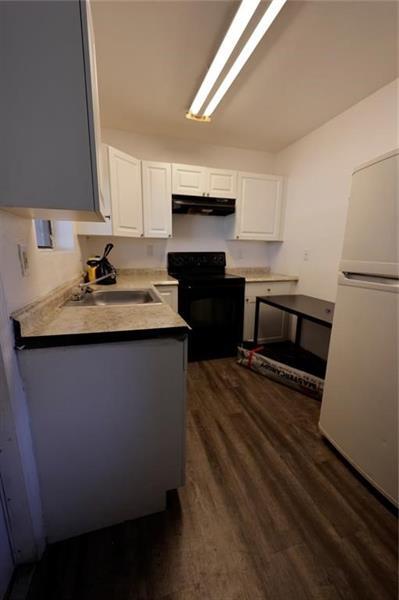 Building Photo - 122 SW 24th Ave