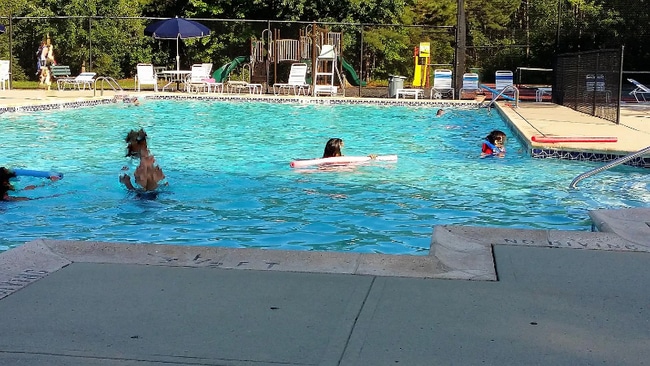 Building Photo - 19 Jason Ct