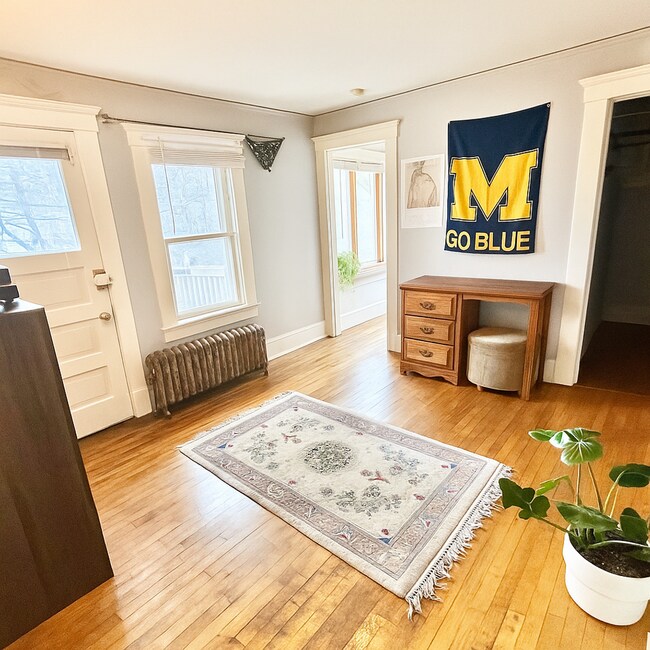 Building Photo - 504 Catherine St