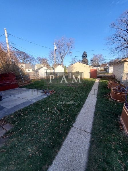 Building Photo - 3156 N 75th St