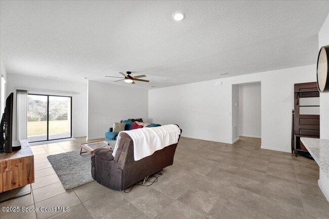 Building Photo - 6540 Lokosee Ct