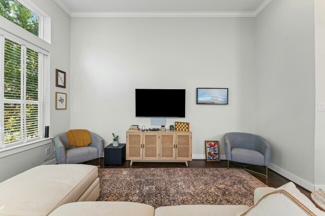 Building Photo - 1105 Fowler St