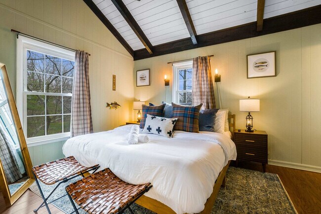 Building Photo - 2964 Hopkins Dr