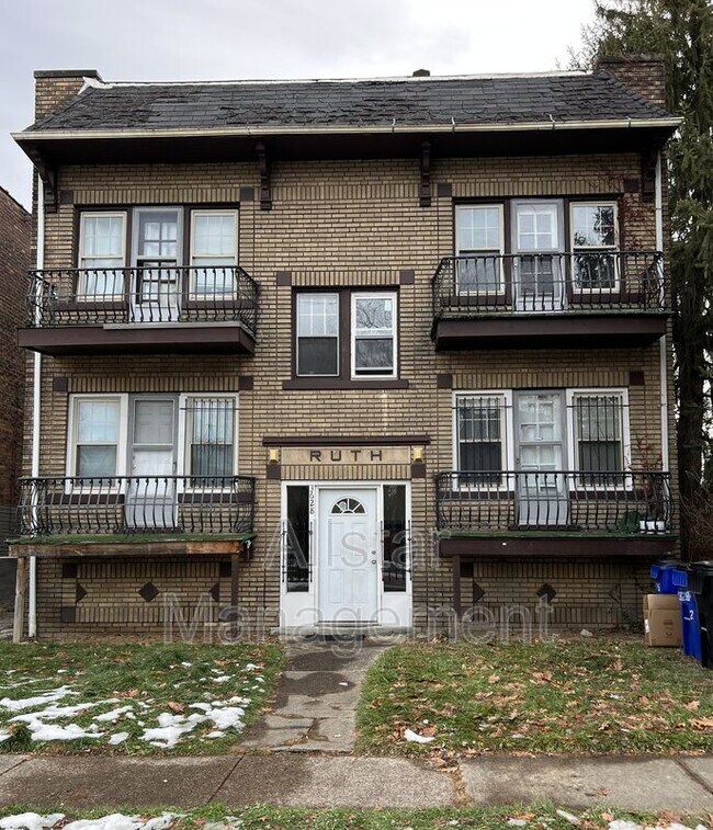 Building Photo - 3628 E 142nd St