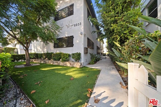 Building Photo - 8933 Cadillac Ave