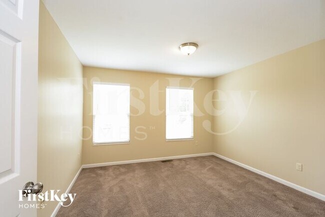 Building Photo - 6747 Waverly Park
