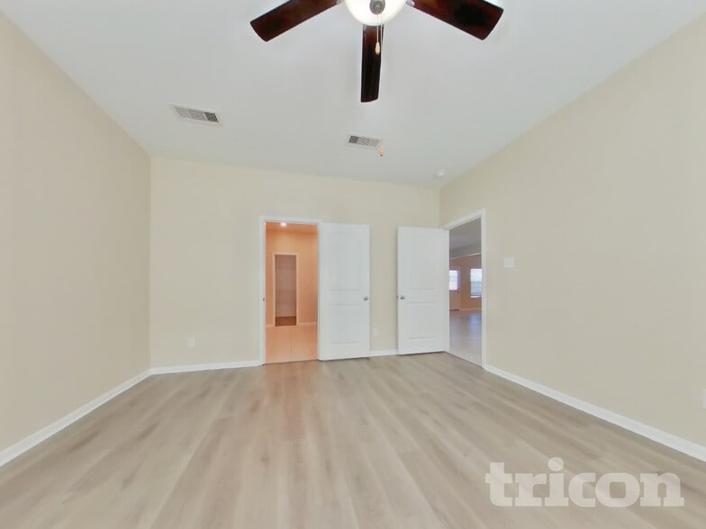 Building Photo - 401 Palomino Stand Dr