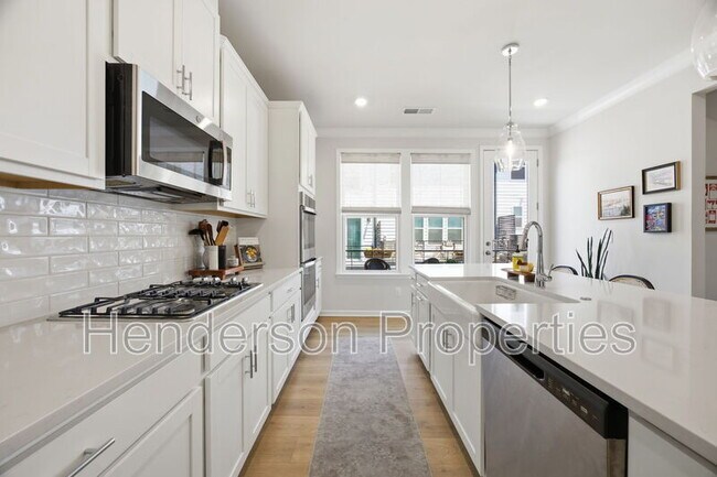 Building Photo - 3008 Oak Landing Dr
