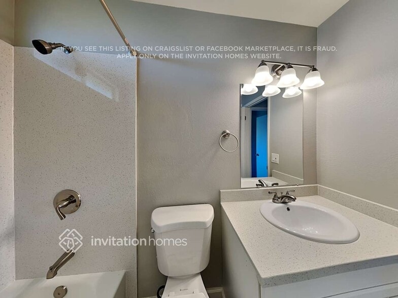 Building Photo - 520 Trumpeter Dr