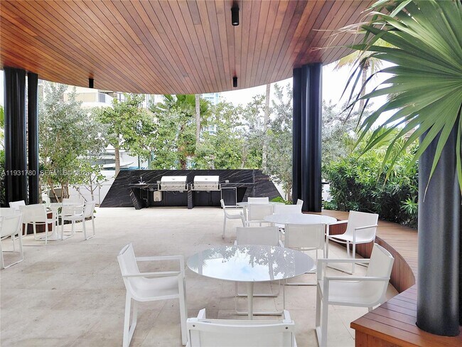 Building Photo - 6365 Collins Ave