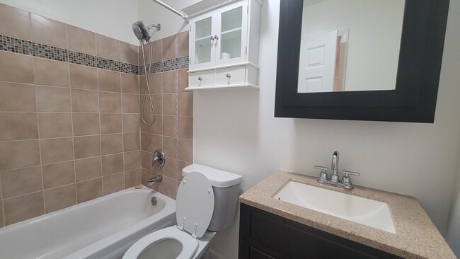 Building Photo - 1426 Bear Flag Dr