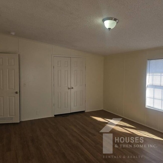 Building Photo - 309 Ashwood Ln