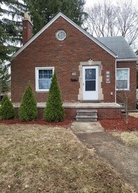 Building Photo - Beautiful 3 Bedroom bungalow in very desirable location in Redford/ Livonia borders