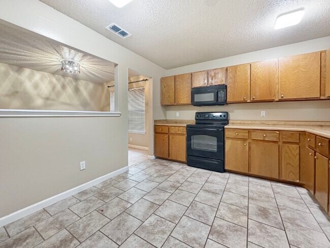 Building Photo - Northwest Crossing Neighborhood.