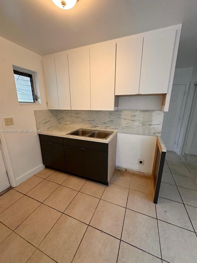 Building Photo - 408 NW 8th St