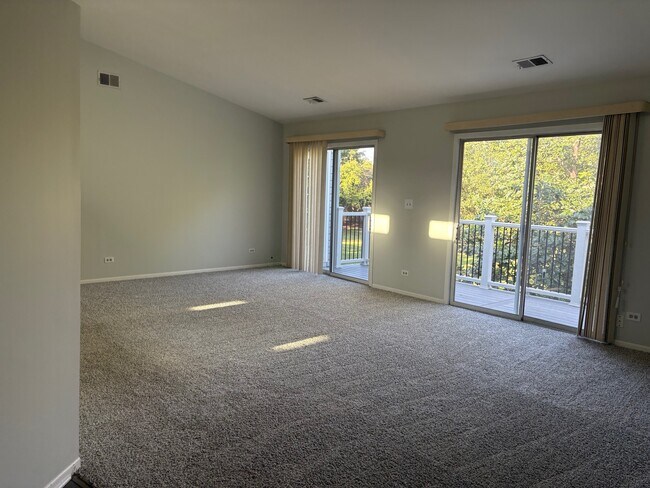 Building Photo - 1521 Commodore Ct