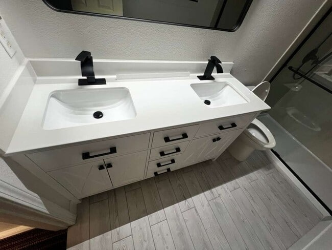 Building Photo - Must see 2 story 4 bed/3 bath home in the heart of SUMMERLIN