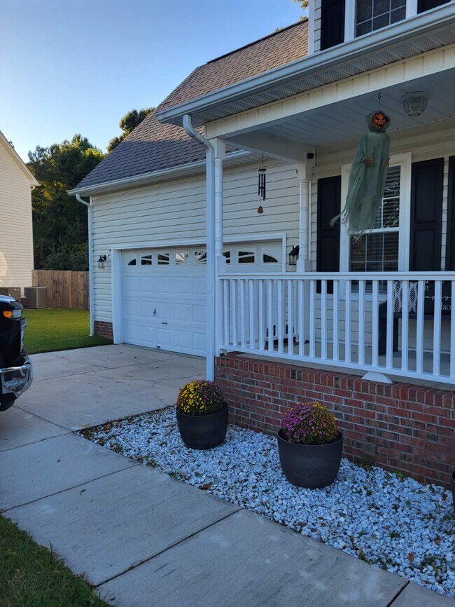 Building Photo - 220 Newport Drive