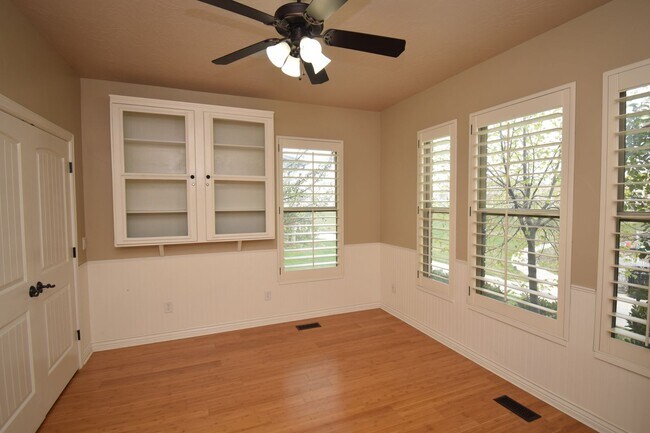 Building Photo - Stunning 6 bedroom 3 bathroom home in Daybreak South Jordan!!!
