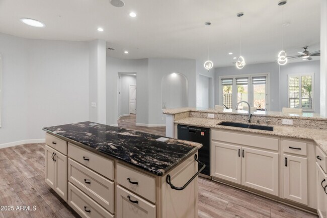 Building Photo - 12073 W Desert Mirage Dr