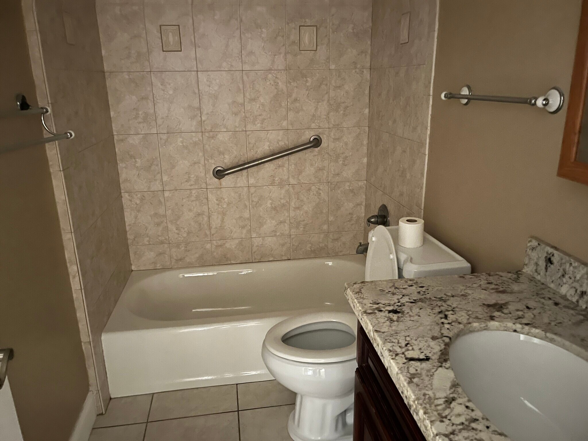Bath - 4802 Tudor Dr