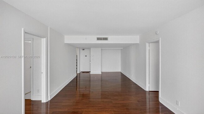 Building Photo - 20335 W Country Club Dr