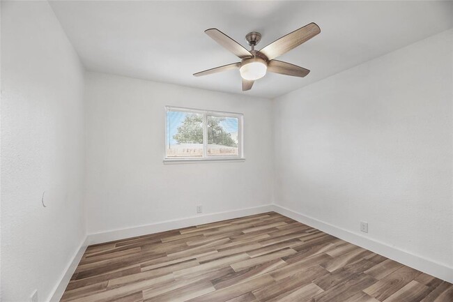 Building Photo - 2500 Audubon Pl
