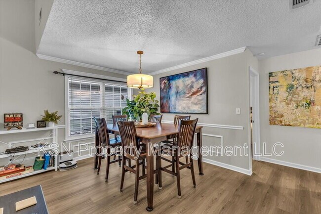 Building Photo - 7317 Leghorn St