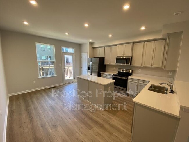 Building Photo - 1018 Trestle Dr