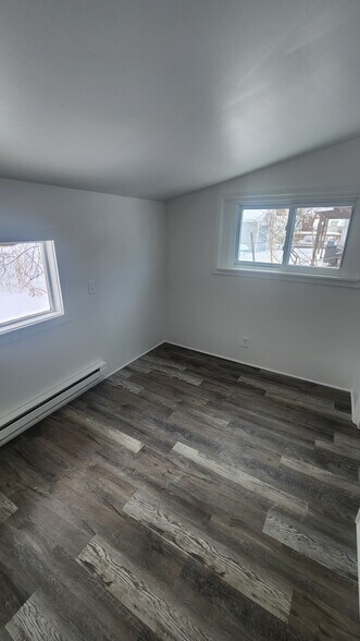 Building Photo - 32 E 2nd St